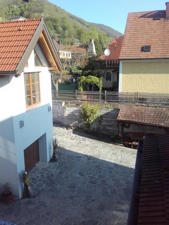 Gaestehaus Schuetz Spitz an der Donau Eksteriør billede